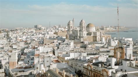 fiestas en la provincia de cadiz|Cuáles son las fiestas más icónicas de la provincia de。